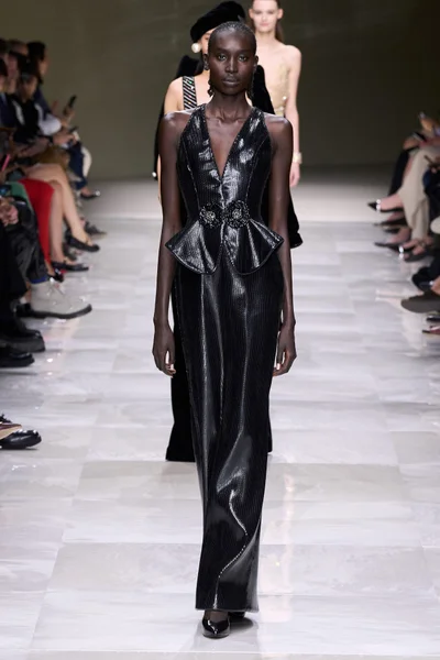 Look 24